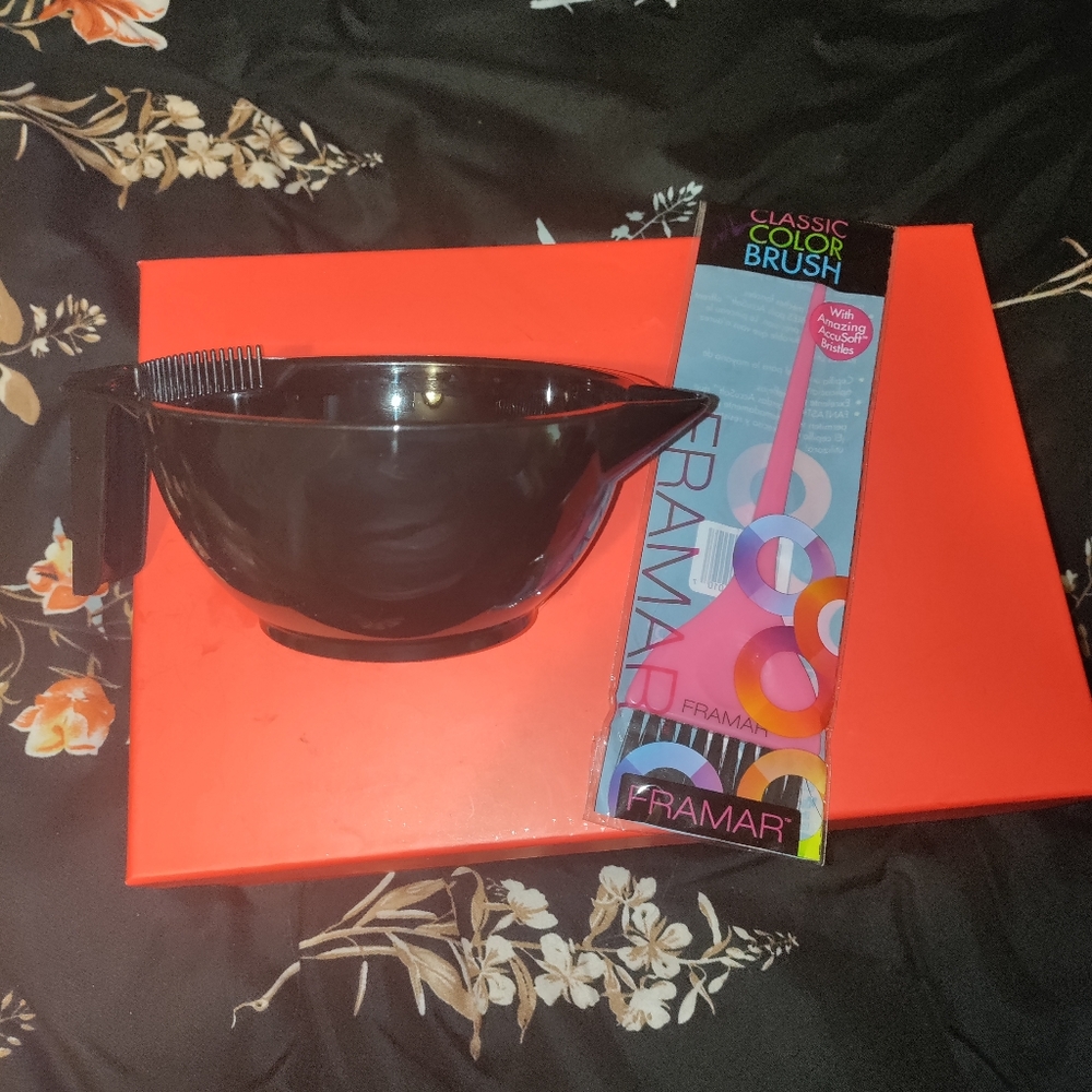 Hair color and mixing kit